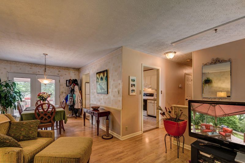 1904 Jackson Rd, Knoxville, TN 37921