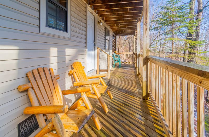 1904 Saint Moritz Dr, Gatlinburg, TN 37738