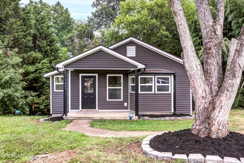 1904 Smokemont Dr, Maryville, TN 37801