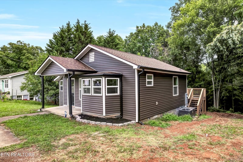 1904 Smokemont Dr, Maryville, TN 37801