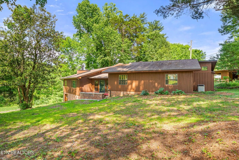 1905 Howard Dr, Knoxville, TN 37918
