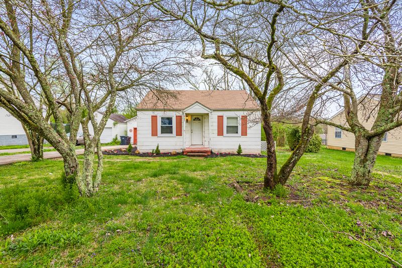 1905 Maple Dr, Knoxville, TN 37918