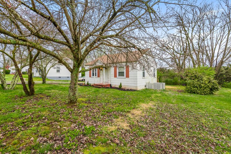 1905 Maple Dr, Knoxville, TN 37918