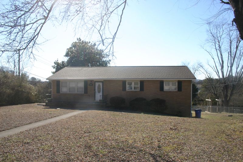 1905 Mountair Dr, Knoxville, TN 37924