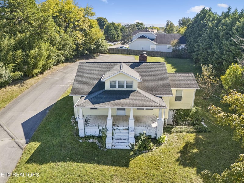 1906 E Lamar Alexander Pkwy, Maryville, TN 37801