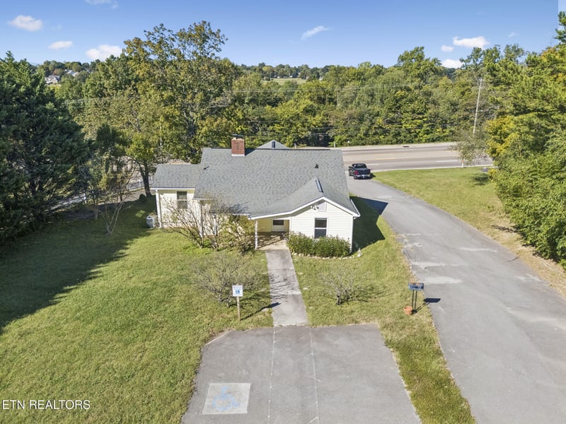 1906 E Lamar Alexander Pkwy, Maryville, TN 37801