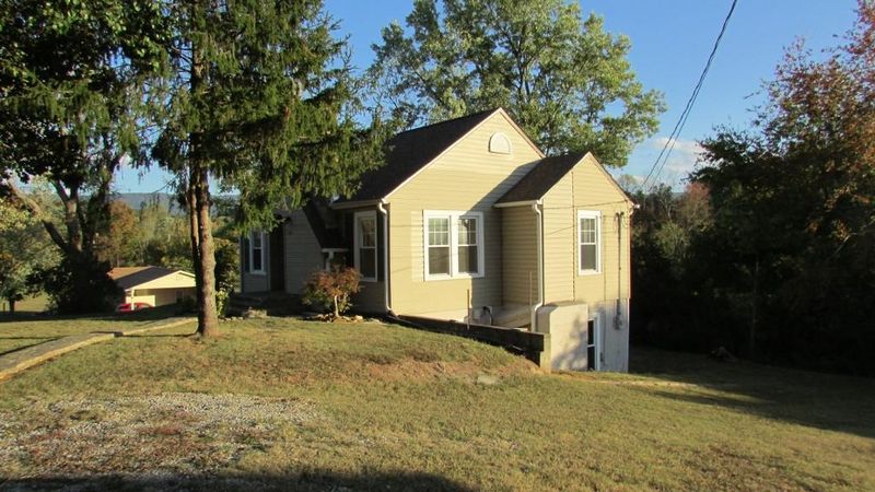 1907 Carpenters Campground Rd, Maryville, TN 37803