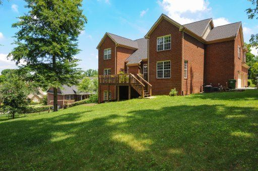1907 Kelton Ln, Maryville, TN 37803