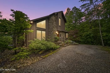 1907 Oakwood Rd, Walland, TN 37886