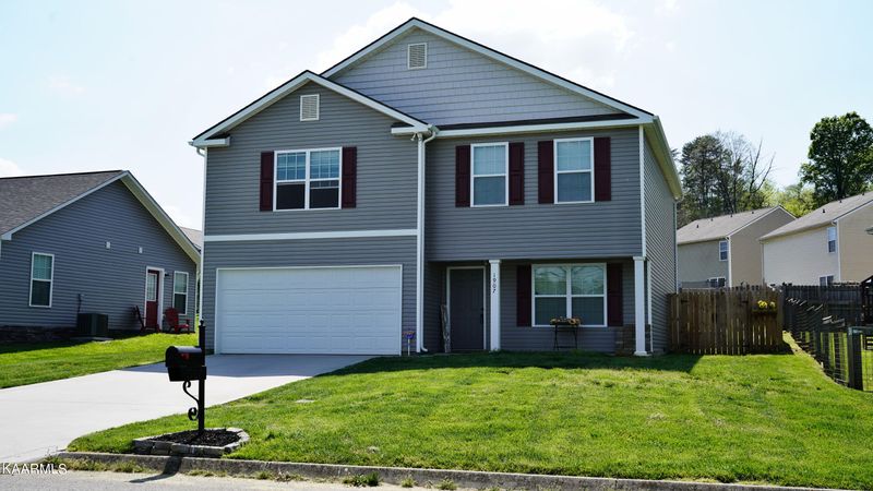 1907 River Poppy Rd, Mascot, TN 37806