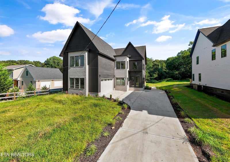 1908 Amherst Rd, Knoxville, TN 37921