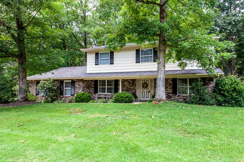 1909 Stonebrook Dr, Knoxville, TN 37923