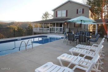 1909 Upper Middle Creek Rd, Sevierville, TN 37876