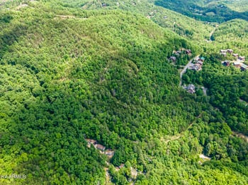 1909 Upper Middle Creek Rd, Sevierville, TN 37876