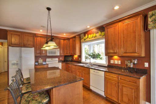 191 Amohi Way, Loudon, TN 37774