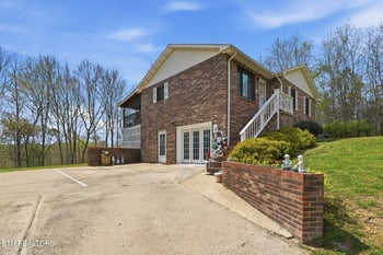 191 Ashley Ln, Oneida, TN 37841