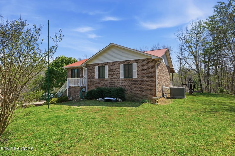 191 Ashley Ln, Oneida, TN 37841