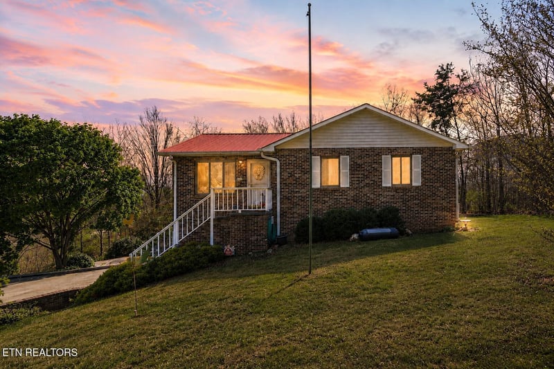 191 Ashley Ln, Oneida, TN 37841