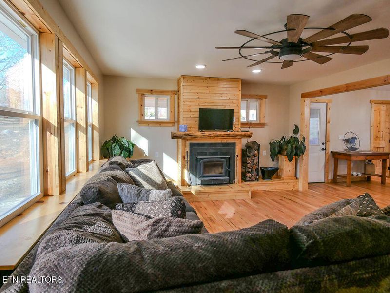 191 County Road 887, Etowah, TN 37331