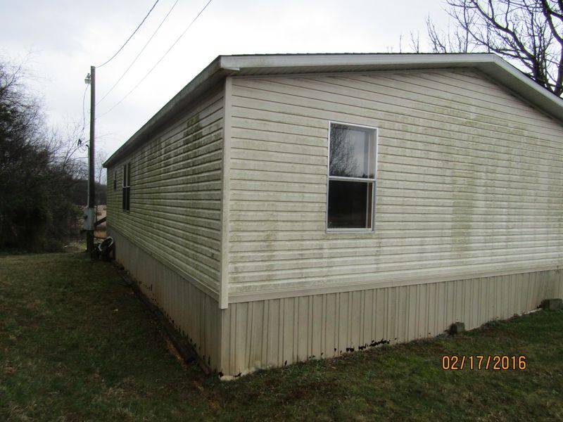 191 Honeysuckle Rd, Loudon, TN 37774