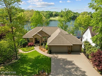 191 Markham Ln, Crossville, TN 38558