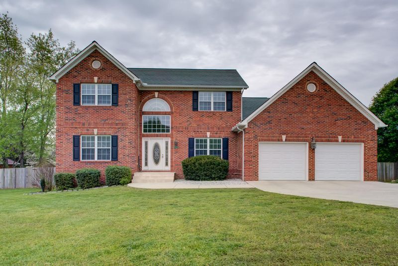 191 Nance Ln, Jacksboro, TN 37757