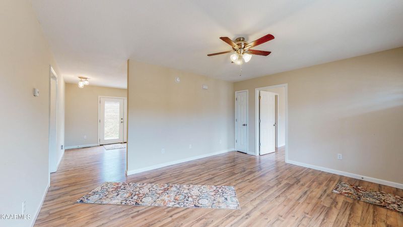 191 Sandy Hill Rd, Lafollette, TN 37766