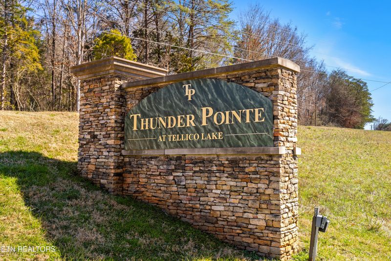 191 Thunder Ridge Dr, Vonore, TN 37885