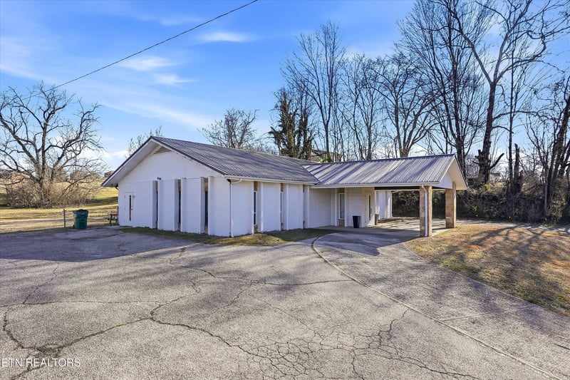 1910 Cherokee Dr, Morristown, TN 37814
