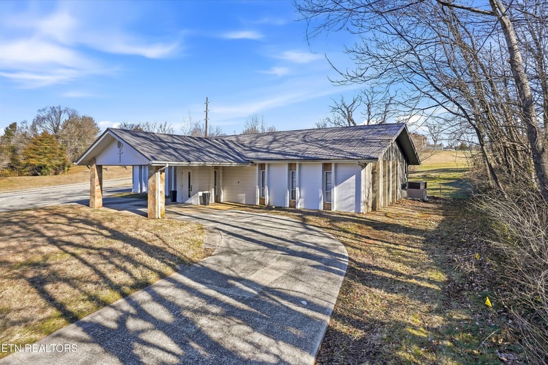 1910 Cherokee Dr, Morristown, TN 37814