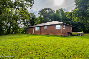 1910 E Broadway Ave, Maryville, TN 37804