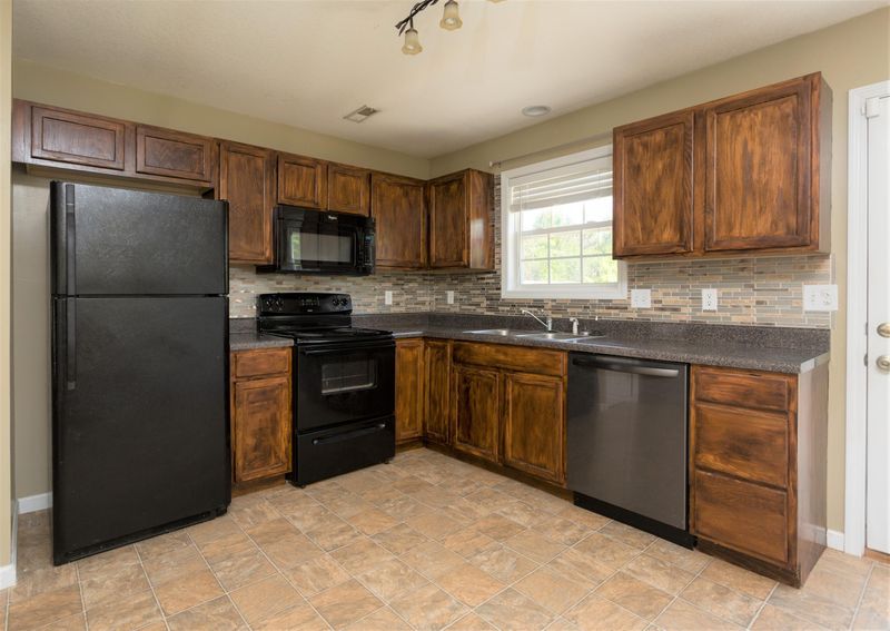 1910 River Poppy Rd, Mascot, TN 37806