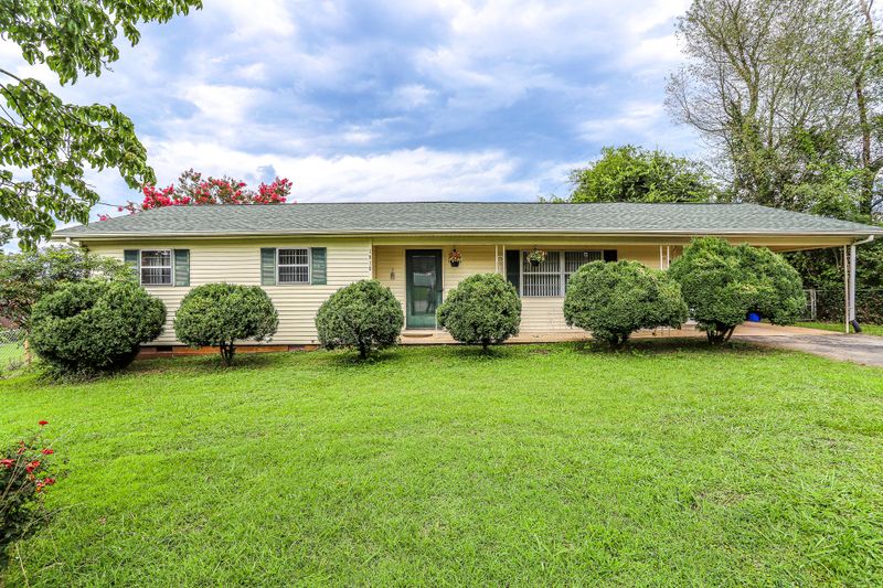 1910 Skyline Dr, Maryville, TN 37801