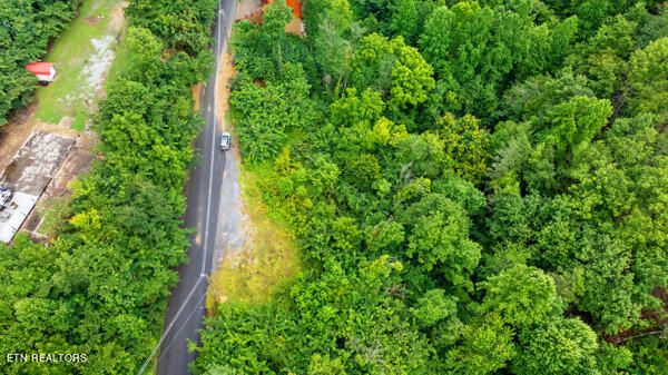 1910 Walker Trail Tr, Sevierville, TN 37876