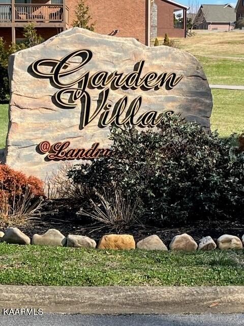 1911 Canyon Rd, Sevierville, TN 37862