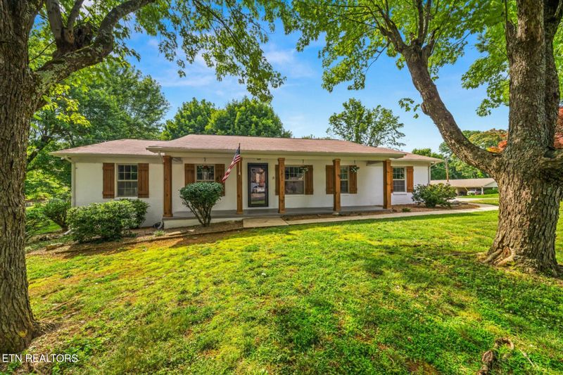 1911 E Alpine Dr, Maryville, TN 37804