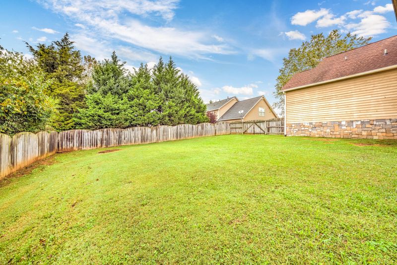 1911 Falling Waters Rd, Knoxville, TN 37922
