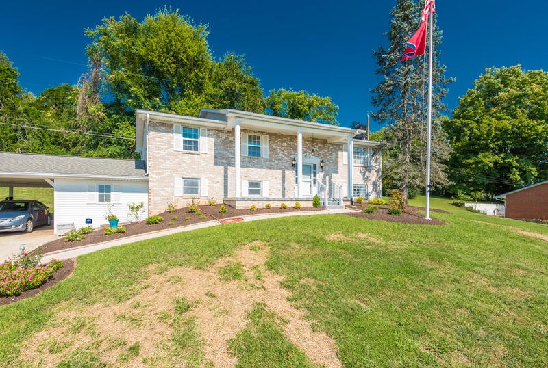 1911 Martha Berry Dr, Knoxville, TN 37918