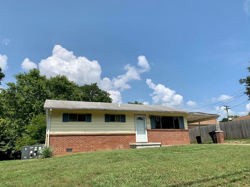 1911 Mcclung Ave, Knoxville, TN 37920