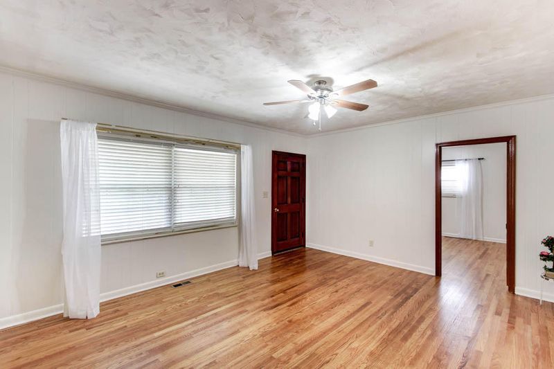 1911 NE Brown Ave, Knoxville, TN 37917