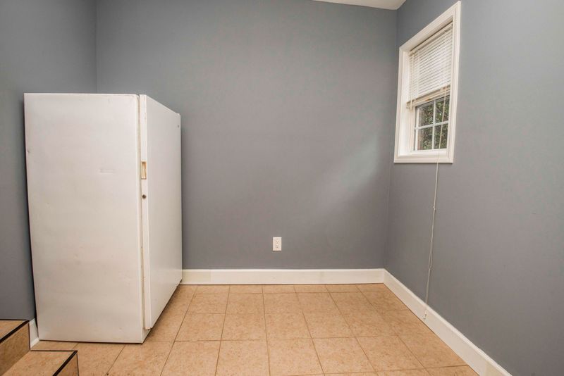 1911 W Gilbert Ln, Knoxville, TN 37920