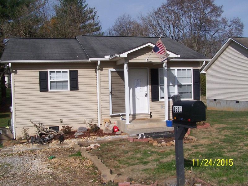 1911 Wells Dr, Powell, TN 37849