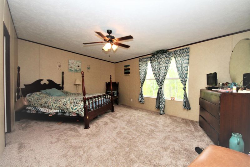 1912 Demory Rd, Lafollette, TN 37766