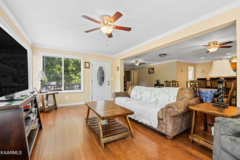 1912 Schaeffer Rd, Knoxville, TN 37932