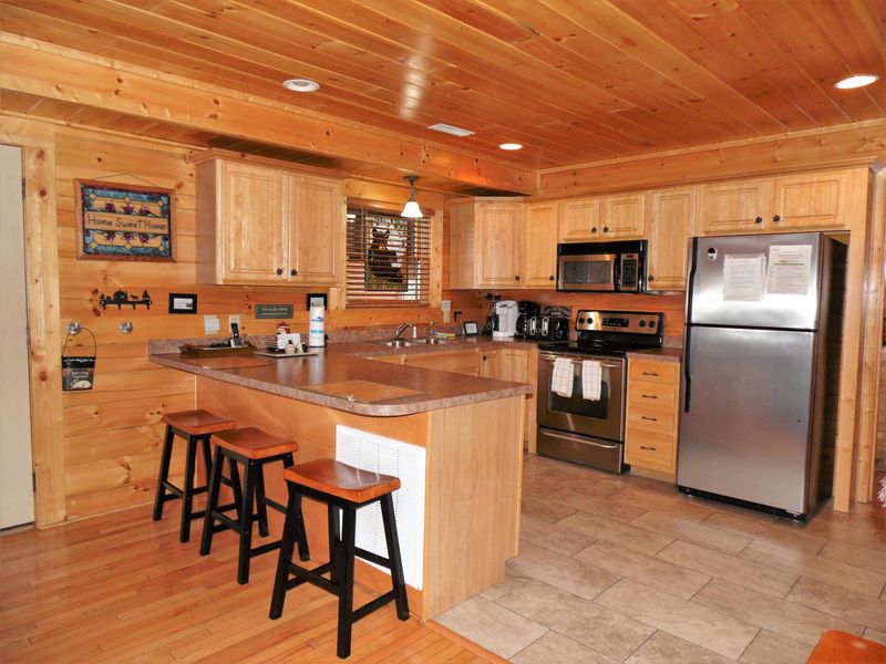 1913 Creek Overlook Way, Sevierville, TN 37862