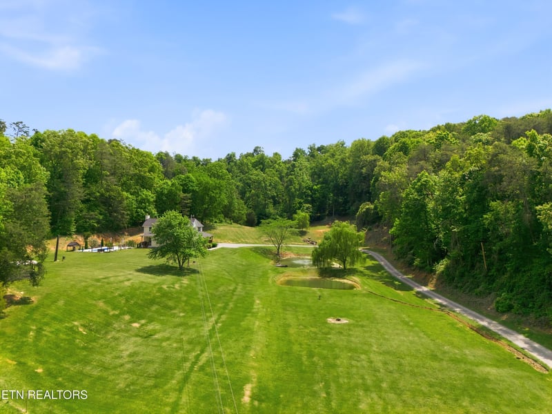 1913 E Union Valley Rd, Seymour, TN 37865