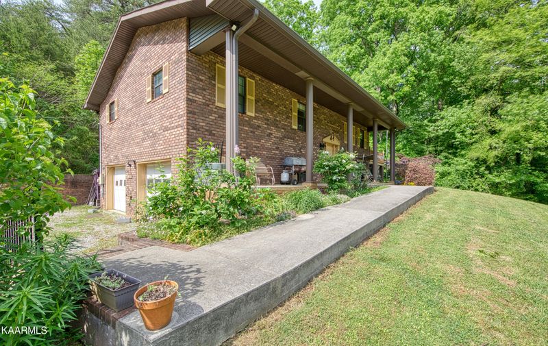 1913 Mcspadden Rd, Maryville, TN 37803