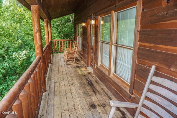 1914 Beach Front Dr, Sevierville, TN 37876