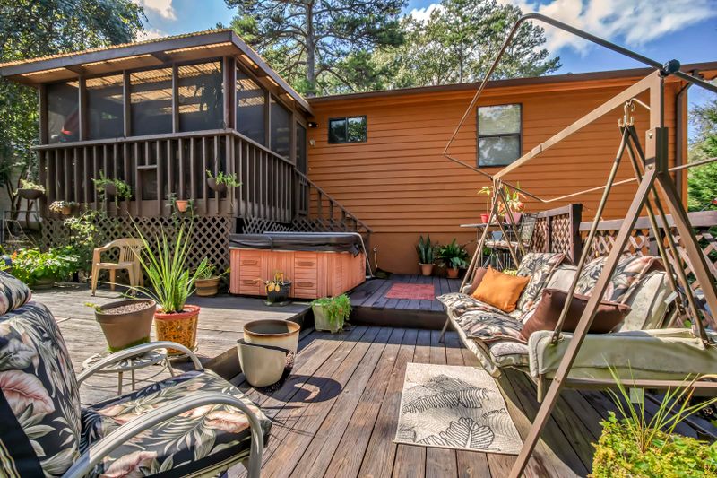 1914 Jackson Rd, Knoxville, TN 37921