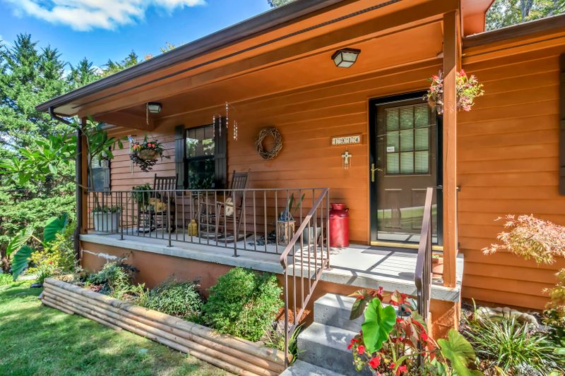1914 Jackson Rd, Knoxville, TN 37921